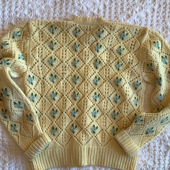 Vintage Original Lanz Salzburg Knit Child’s Floral Embroidered Cardigan - Picture 10 of 16